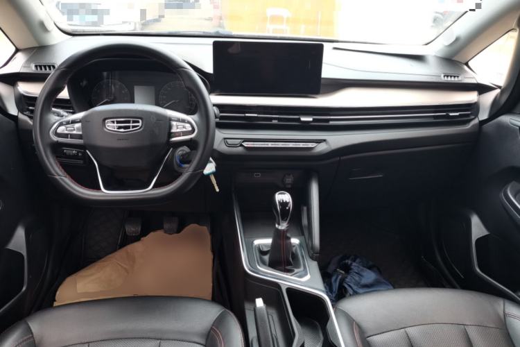Used Geely Auto Vision X3 2021 PRO 1.5L Manual Elite Model Center Console