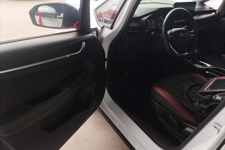 Used Geely Auto Vision X3 2021 PRO 1.5L CVT Deluxe Model Driver Seat
