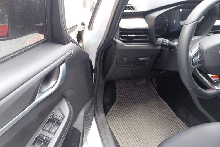 Used Geely Auto Vision X3 2021 PRO 1.5L CVT Deluxe Model Driver Seat