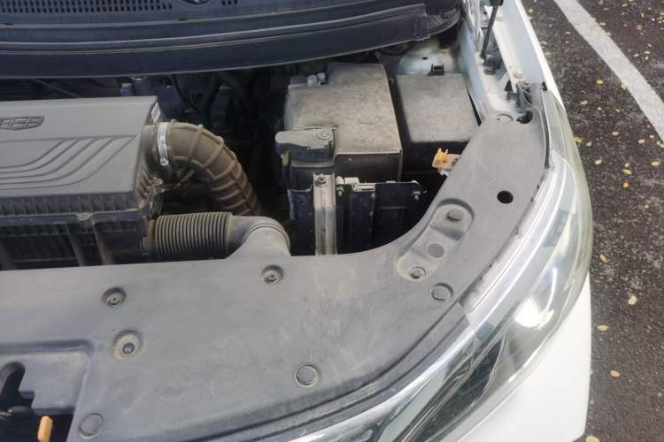 Used Geely Auto Vision X3 2021 PRO 1.5L Manual Elite Model Engine Bay Left