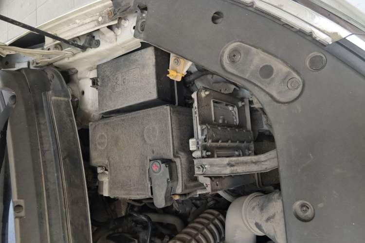Used Geely Auto Vision X3 2021 PRO 1.5L Manual Elite Model Engine Bay Left