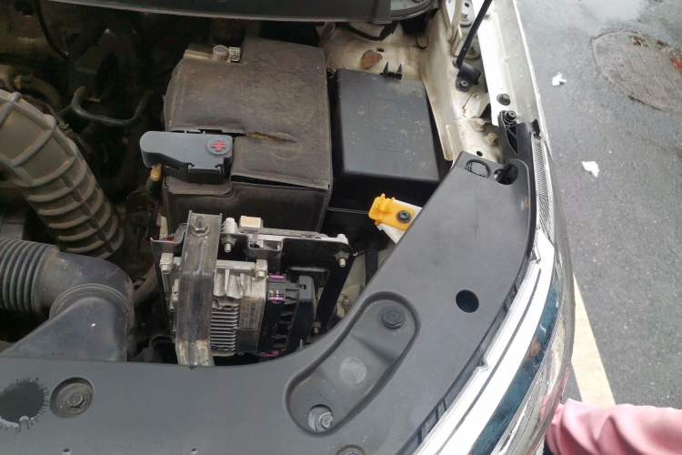 Used Geely Auto Vision X3 2021 PRO 1.5L CVT Deluxe Model Engine Bay Left