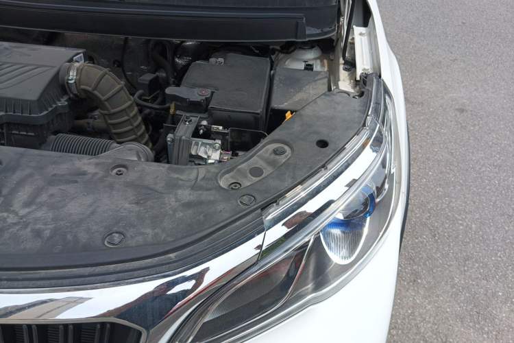 Used Geely Auto Vision X3 2021 PRO 1.5L CVT Deluxe Model Engine Bay Left