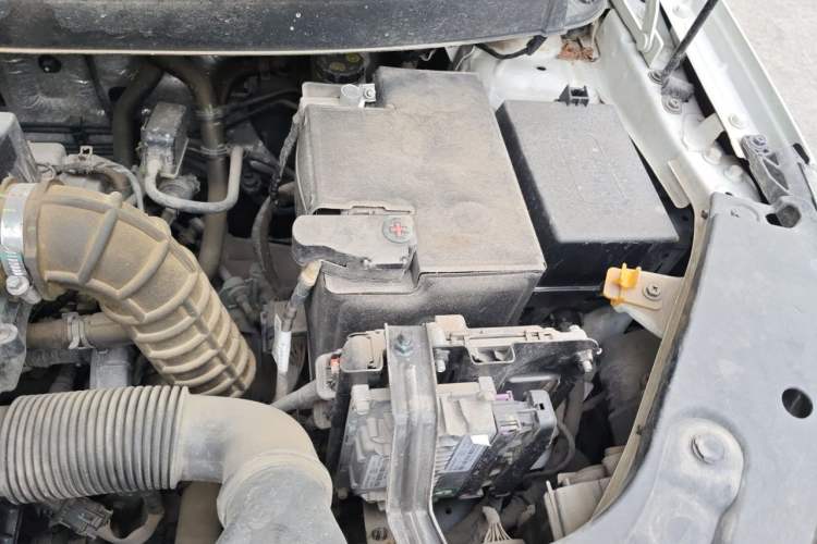 Used Geely Auto Vision X3 2021 PRO 1.5L CVT Deluxe Model Engine Bay Left