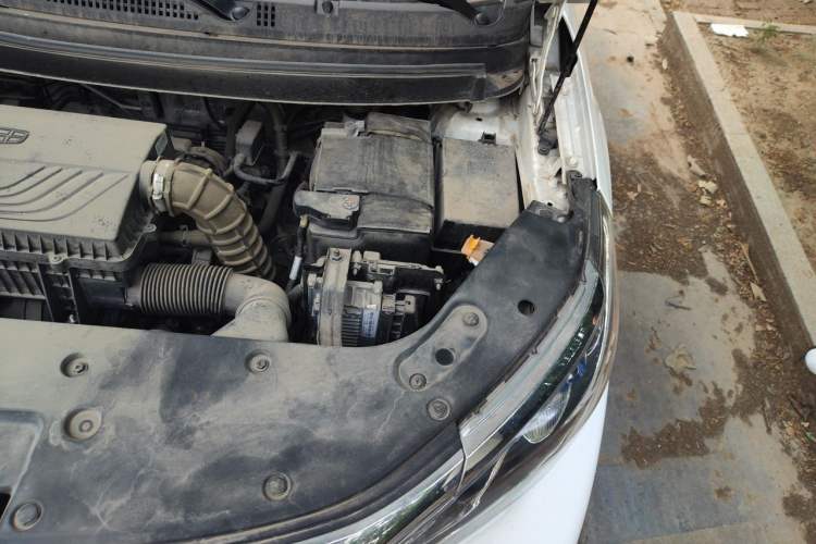 Used Geely Auto Vision X3 2021 PRO 1.5L CVT Deluxe Model Engine Bay Left