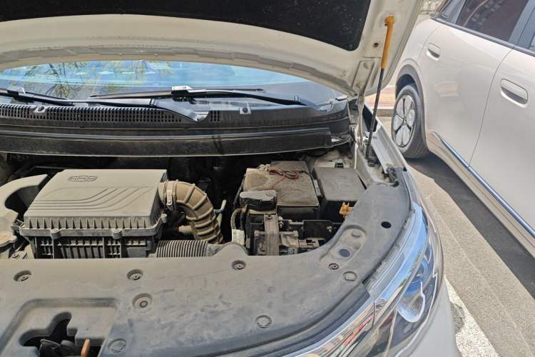 Used Geely Auto Vision X3 2021 PRO 1.5L CVT Deluxe Model Engine Bay Left