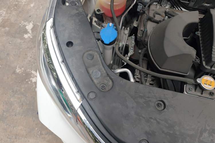 Used Geely Auto Vision X3 2021 PRO 1.5L CVT Deluxe Model Engine Bay Right