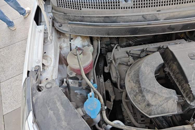 Used Geely Auto Vision X3 2021 PRO 1.5L Manual Elite Model Engine Bay Right