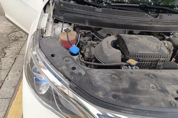 Used Geely Auto Vision X3 2021 PRO 1.5L Manual Elite Model Engine Bay Right