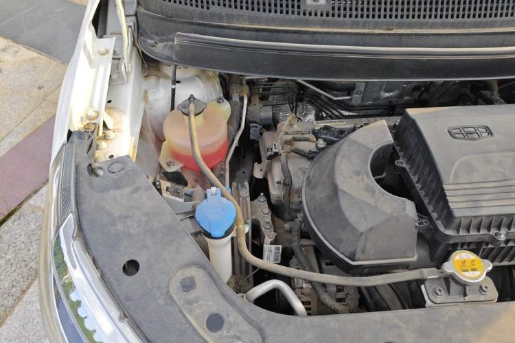 Used Geely Auto Vision X3 2021 PRO 1.5L CVT Deluxe Model Engine Bay Right