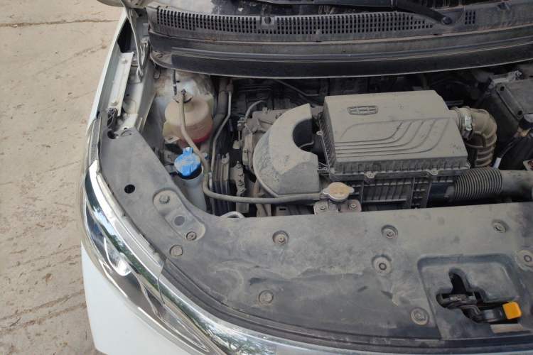 Used Geely Auto Vision X3 2021 PRO 1.5L CVT Deluxe Model Engine Bay Right