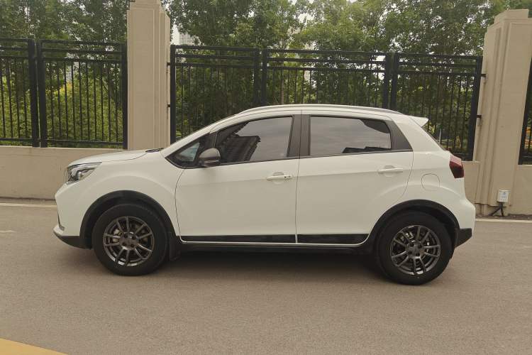 Used Geely Auto Vision X3 2021 PRO 1.5L CVT Deluxe Model Exterior 1