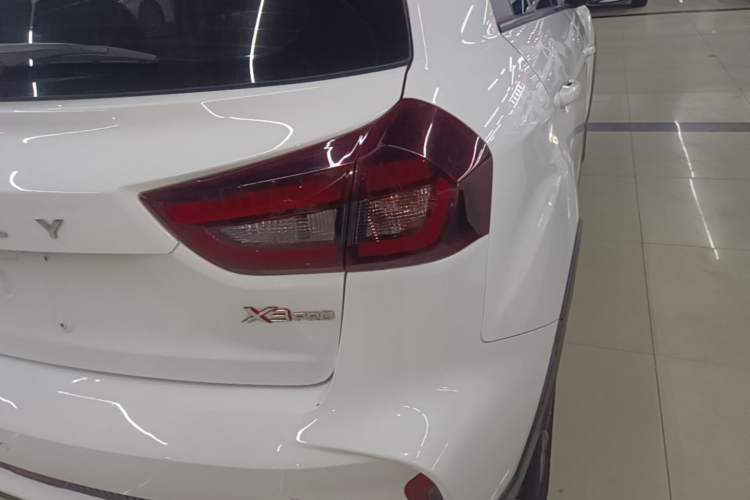 Used Geely Auto Vision X3 2021 PRO 1.5L CVT Deluxe Model Exterior 3