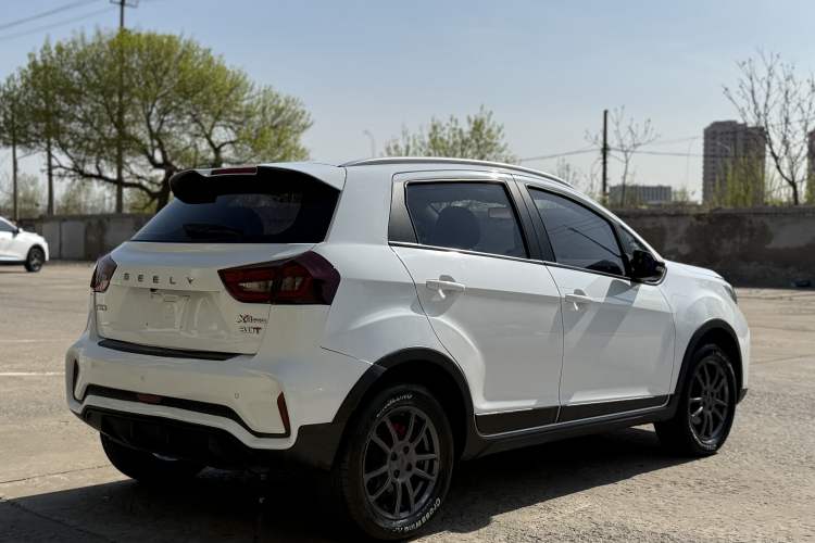 Used Geely Auto Vision X3 2021 PRO 1.5L CVT Deluxe Model Exterior 3