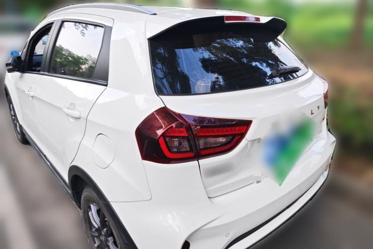 Used Geely Auto Vision X3 2021 PRO 1.5L CVT Deluxe Model Exterior 3