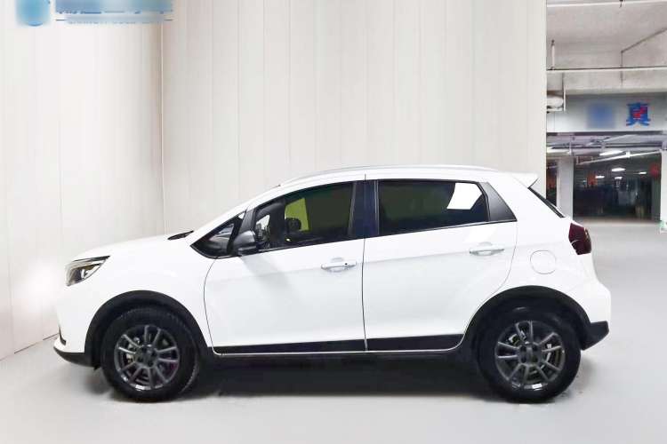 Used Geely Auto Vision X3 2021 PRO 1.5L CVT Deluxe Model Exterior 3