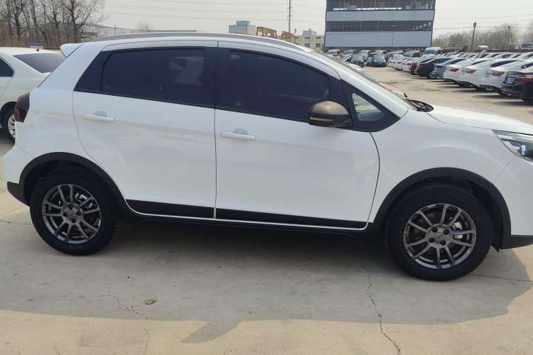 Used Geely Auto Vision X3 2021 PRO 1.5L CVT Deluxe Model Exterior 3