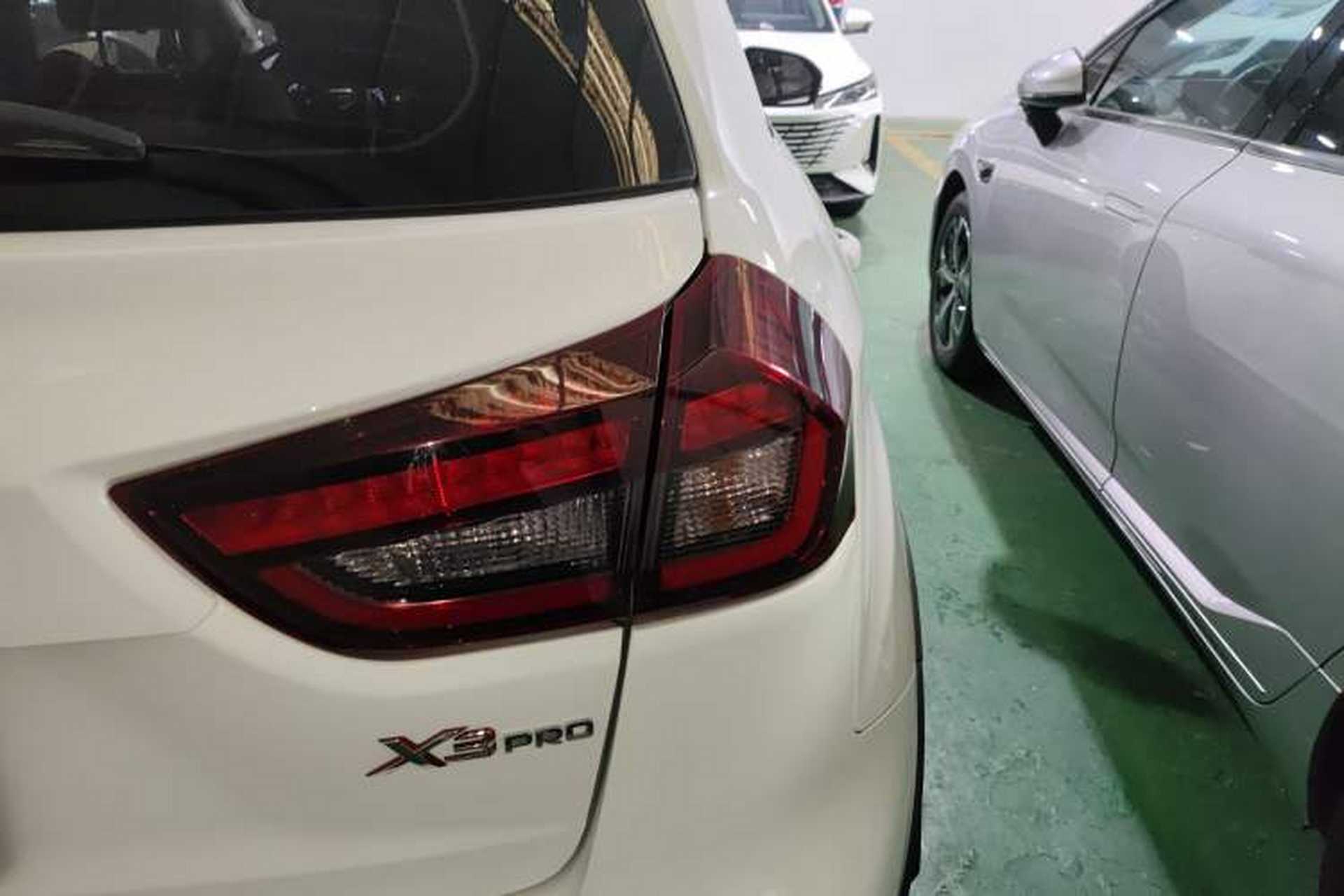 Used Geely Auto Vision X3 2021 PRO 1.5L CVT Deluxe Model Exterior 3