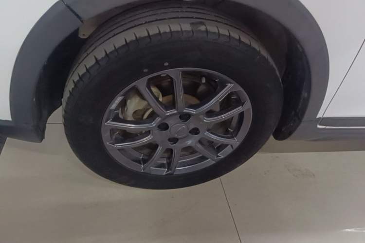Used Geely Auto Vision X3 2021 PRO 1.5L CVT Deluxe Model Exterior 4
