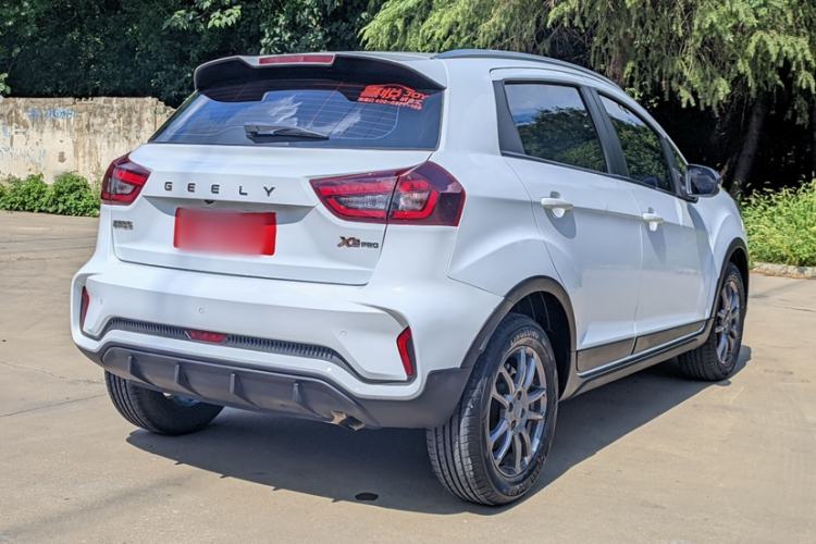 Used Geely Auto Vision X3 2021 PRO 1.5L CVT Deluxe Model Exterior 4