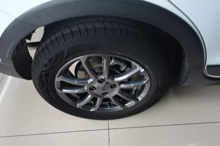 Used Geely Auto Vision X3 2021 PRO 1.5L CVT Deluxe Model Exterior 5