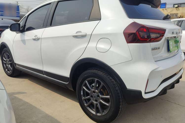 Used Geely Auto Vision X3 2021 PRO 1.5L CVT Deluxe Model Exterior 5