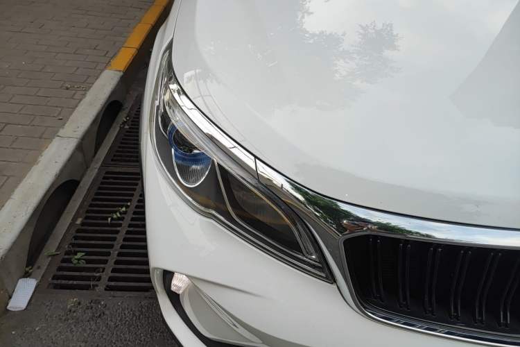 Used Geely Auto Vision X3 2021 PRO 1.5L CVT Deluxe Model Exterior 6