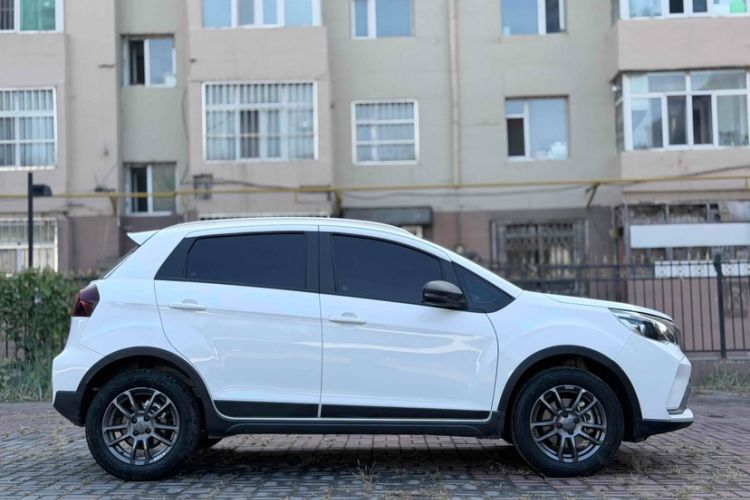 Used Geely Auto Vision X3 2021 PRO 1.5L CVT Deluxe Model Exterior 7