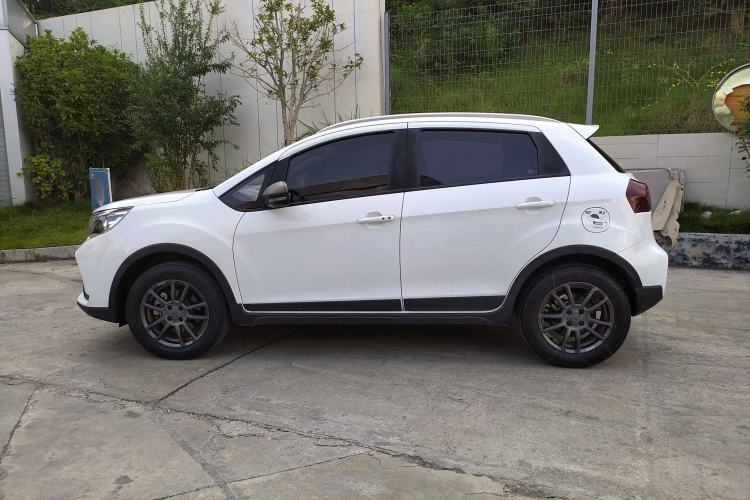 Used Geely Auto Vision X3 2021 PRO 1.5L CVT Deluxe Model Exterior 8