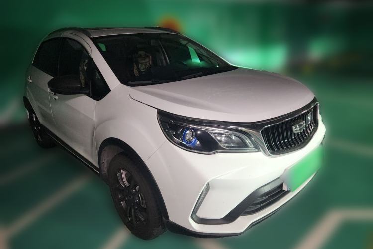 Used Geely Auto Vision X3 2021 PRO 1.5L CVT Deluxe Model Front Right 45 Deg