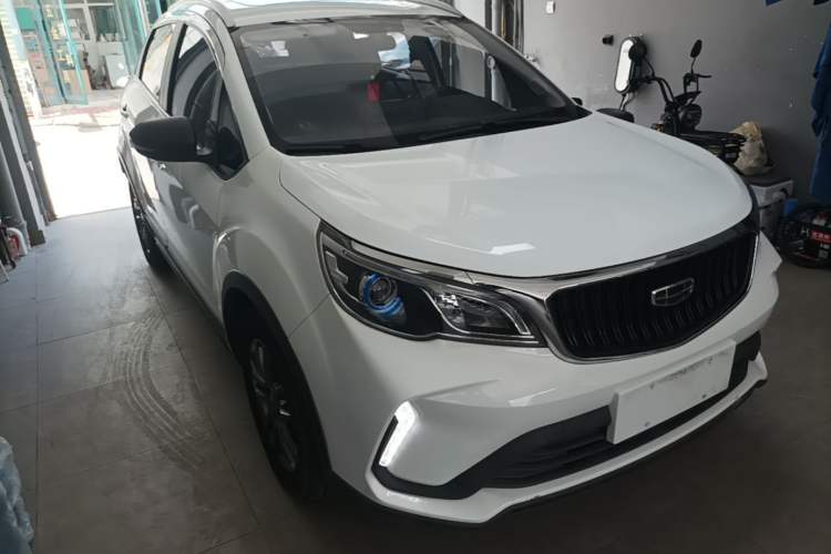 Used Geely Auto Vision X3 2021 PRO 1.5L CVT Deluxe Model Front Right 45 Deg