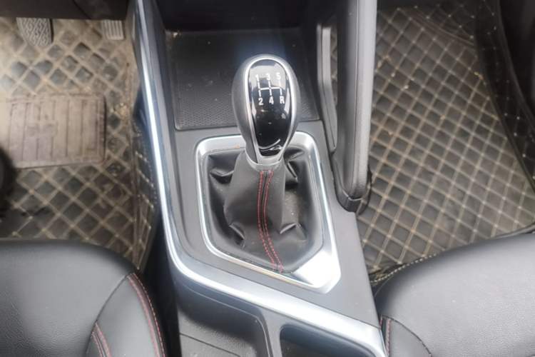 Used Geely Auto Vision X3 2021 PRO 1.5L Manual Elite Model Gear Lever