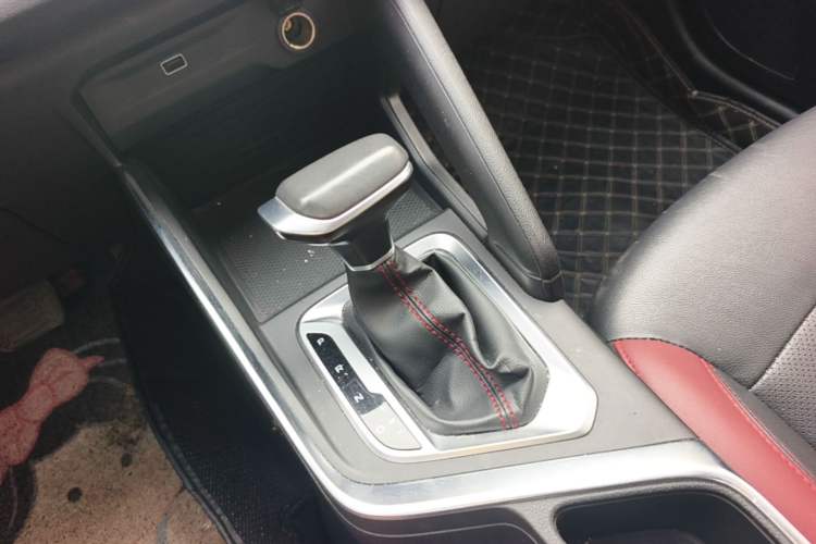 Used Geely Auto Vision X3 2021 PRO 1.5L CVT Deluxe Model Gear Lever