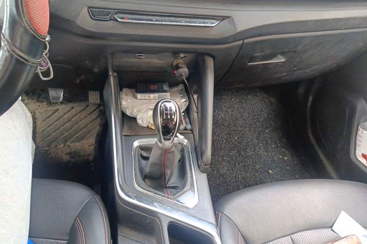Used Geely Auto Vision X3 2021 PRO 1.5L Manual Elite Model Gear Lever