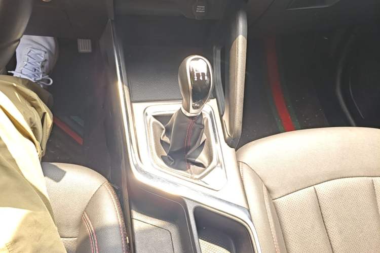 Used Geely Auto Vision X3 2021 PRO 1.5L Manual Elite Model Gear Lever