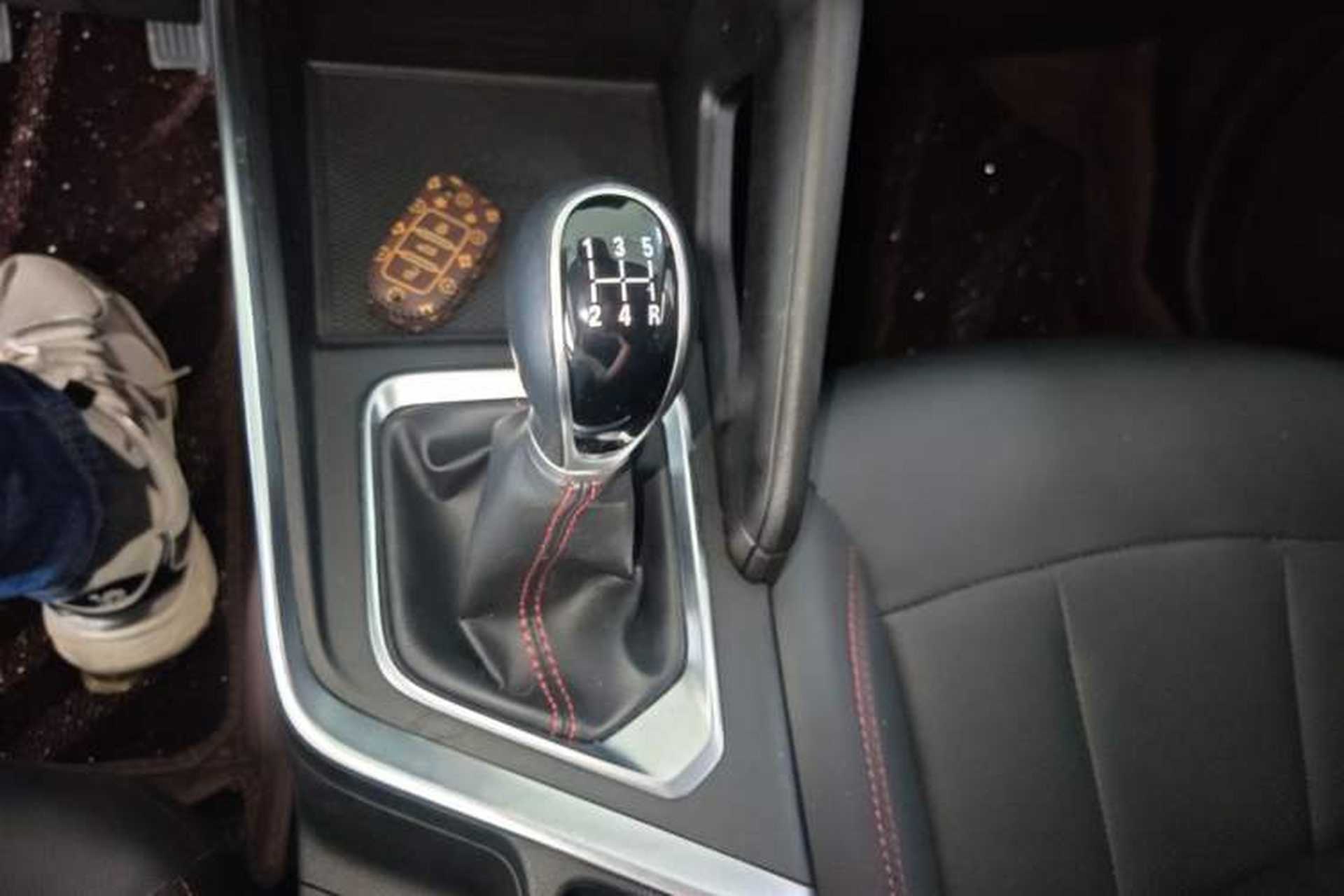 Used Geely Auto Vision X3 2021 PRO 1.5L Manual Elite Model Gear Lever