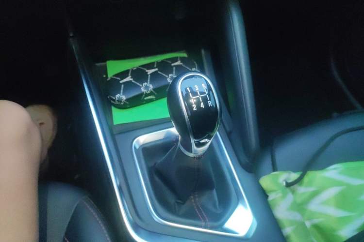 Used Geely Auto Vision X3 2021 PRO 1.5L Manual Elite Model Gear Lever