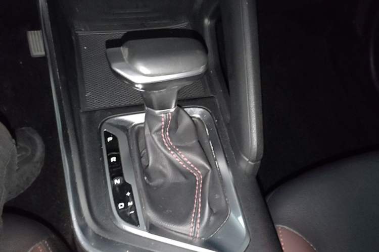 Used Geely Auto Vision X3 2021 PRO 1.5L CVT Deluxe Model Gear Lever