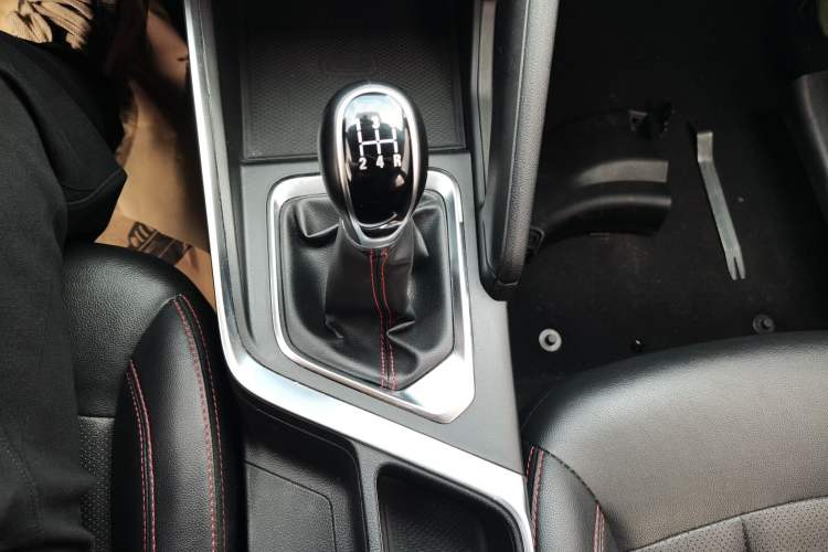 Used Geely Auto Vision X3 2021 PRO 1.5L Manual Elite Model Gear Lever
