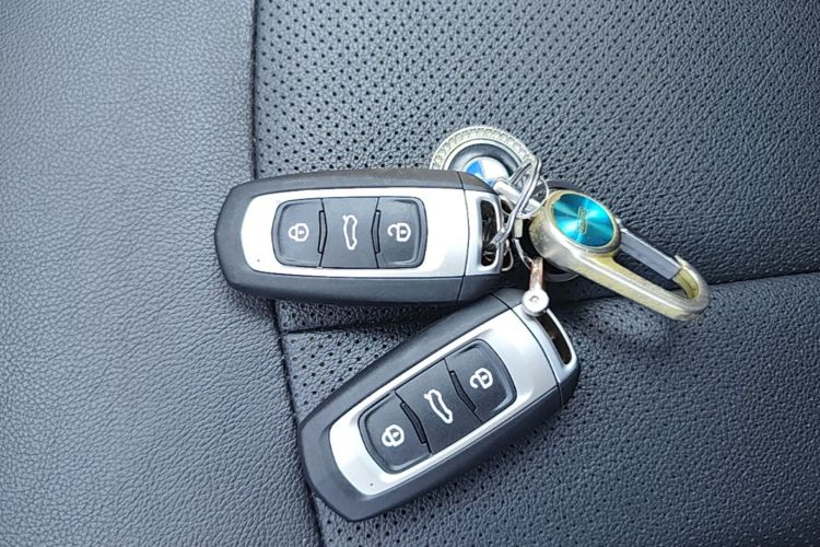 Used Geely Auto Vision X3 2021 PRO 1.5L CVT Deluxe Model Interior 1