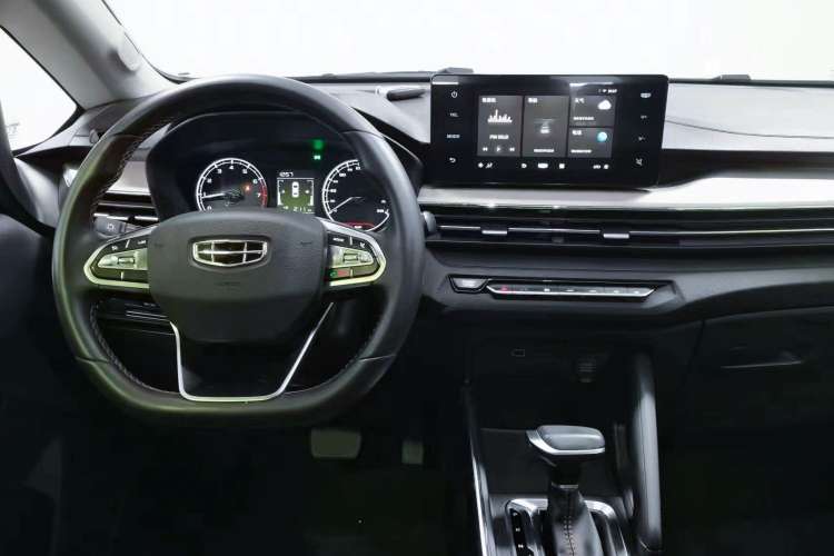 Used Geely Auto Vision X3 2021 PRO 1.5L CVT Deluxe Model Interior 2