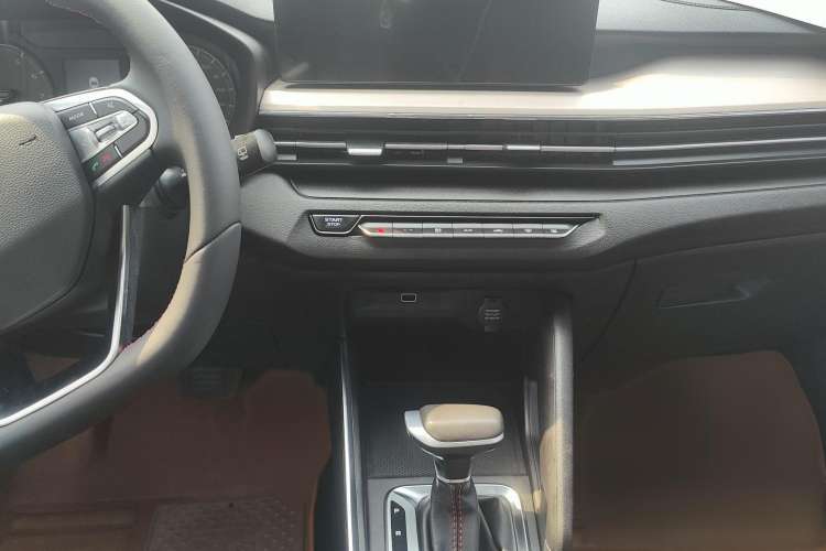 Used Geely Auto Vision X3 2021 PRO 1.5L CVT Deluxe Model Interior 2