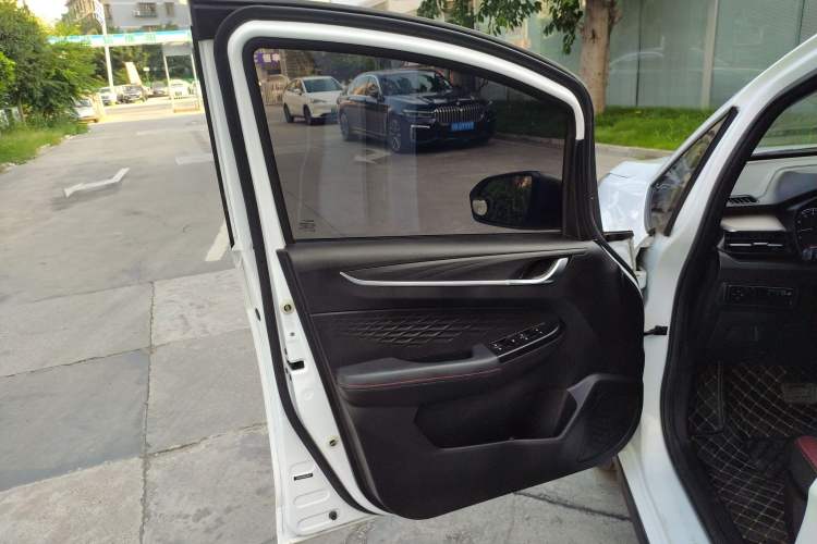 Used Geely Auto Vision X3 2021 PRO 1.5L CVT Deluxe Model Interior 4