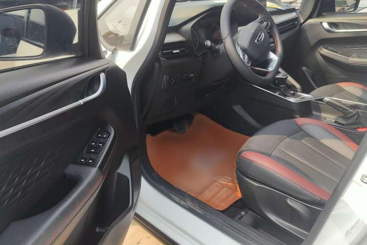 Used Geely Auto Vision X3 2021 PRO 1.5L CVT Deluxe Model Interior 4