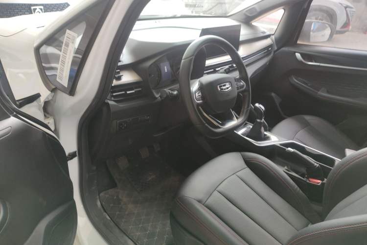 Used Geely Auto Vision X3 2021 PRO 1.5L Manual Elite Model Interior 4