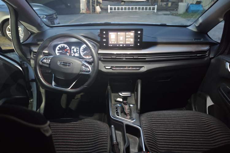 Used Geely Auto Vision X3 2021 PRO 1.5L CVT Deluxe Model Interior 5