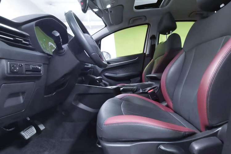 Used Geely Auto Vision X3 2021 PRO 1.5L CVT Deluxe Model Interior 5