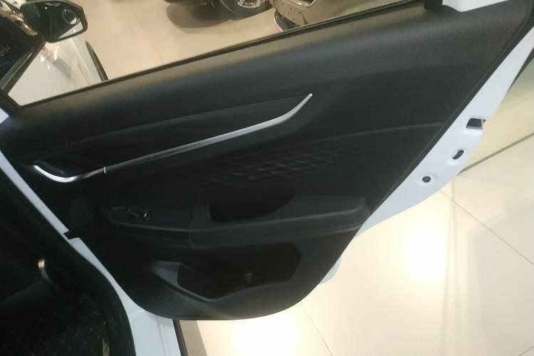 Used Geely Auto Vision X3 2021 PRO 1.5L CVT Deluxe Model Interior 6