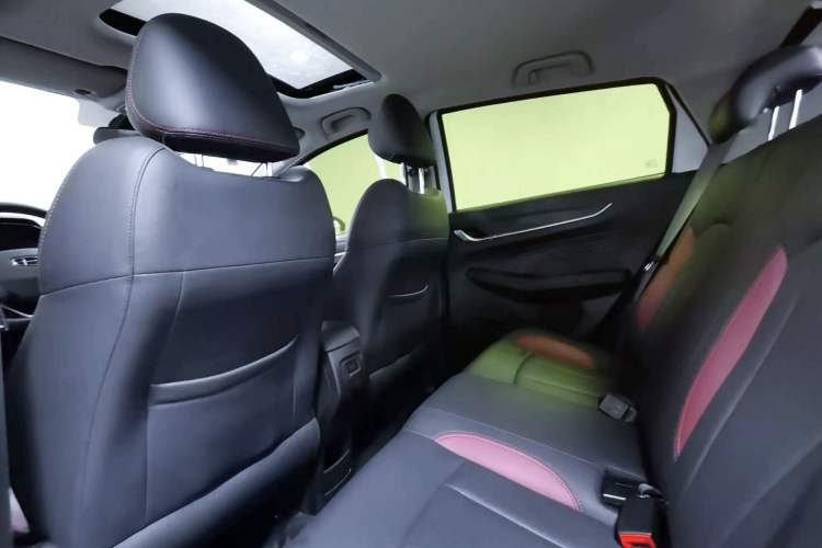 Used Geely Auto Vision X3 2021 PRO 1.5L CVT Deluxe Model Interior 6
