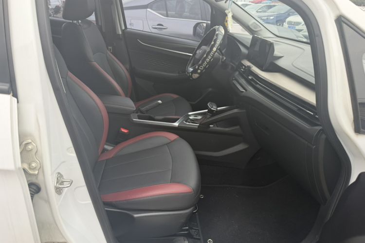 Used Geely Auto Vision X3 2021 PRO 1.5L CVT Deluxe Model Interior 6